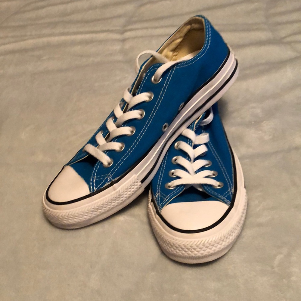 Converse Low Top Sneakers in Bright Blue and White